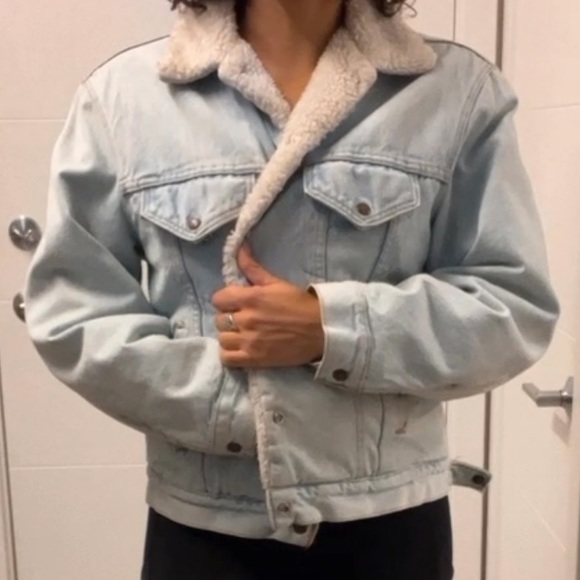 Levi’s fleece lined Jean jacket OBO - Picture 2 of 13